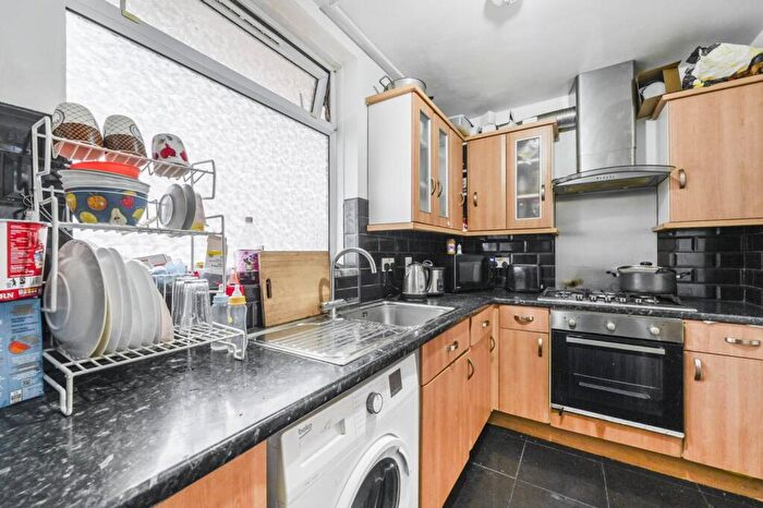 1 Bedroom Flat For Sale In Canary Wharf, Canary Wharf, London, E14