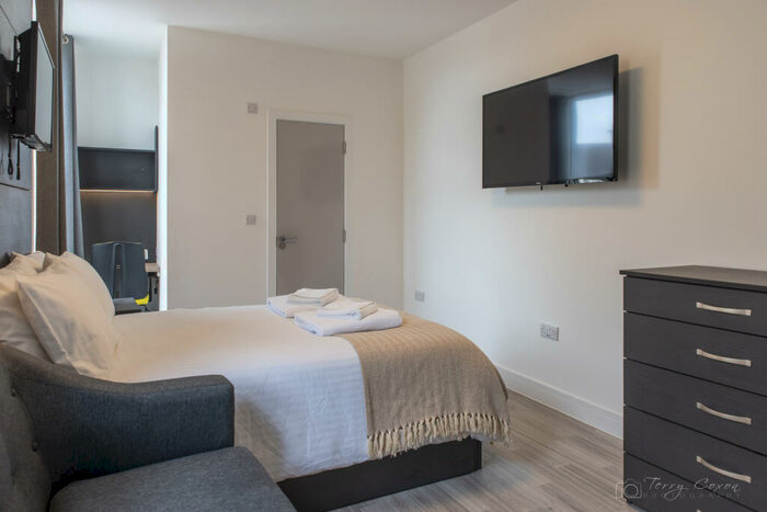 Studio To Rent In - Derrys Villa, Flat, PL4