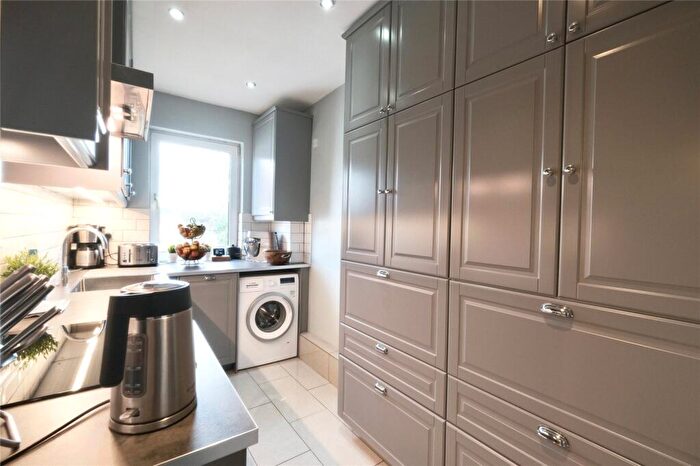 2 Bedroom Flat For Sale In Thane Road, Knightswood, Glasgow, G13