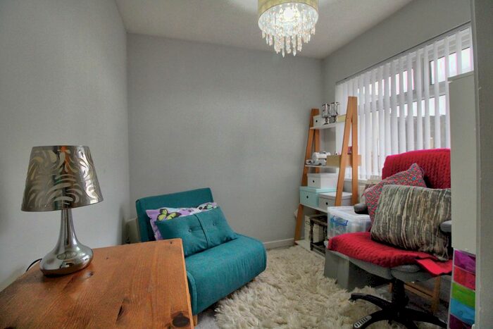 2 Bedroom Flat For Sale In The Garth, Abertridwr, Caerphilly, CF83