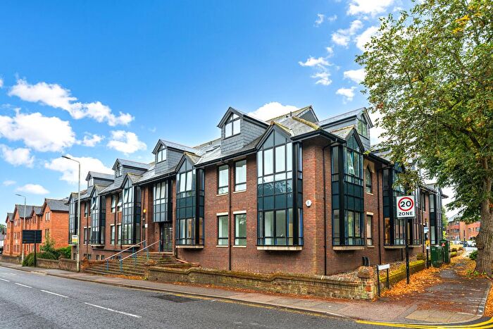 1 Bedroom Flat To Rent In Hatfield Road, St Albans, Hertfordshire, AL1