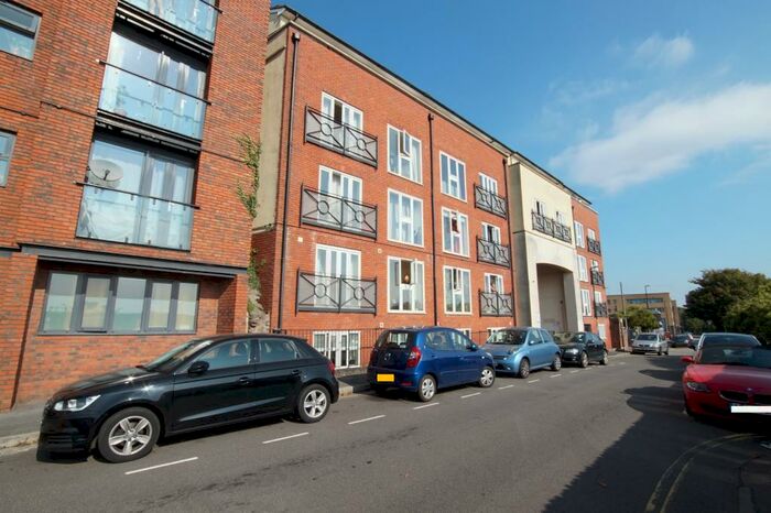 2 Bedroom Flat To Rent In Midland Mews, Waterloo Road, Old Market, BS2