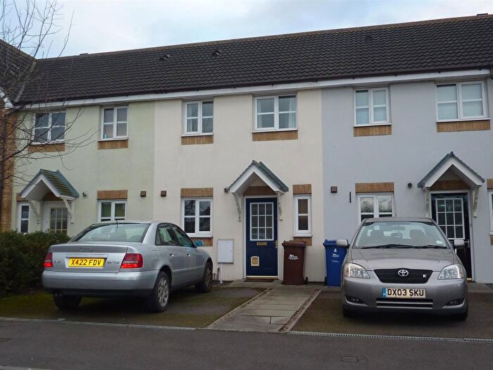 2 Bedroom Town House To Rent In Golding Crescent, Burton-On-Trent, Staffordshire, DE14
