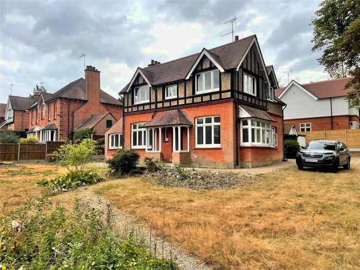 2 Bedroom Maisonette To Rent In Christchurch Crescent, Radlett, Hertfordshire, WD7