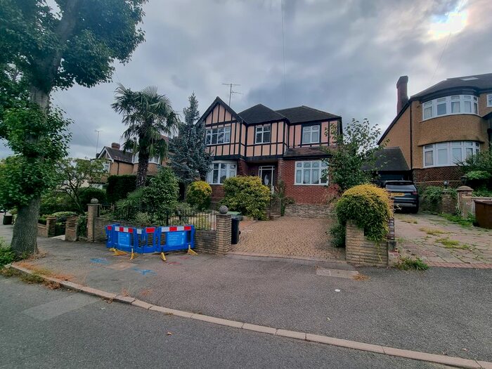 6 Bedroom Detached House To Rent In The Charter Road, Woodford Green, IG8