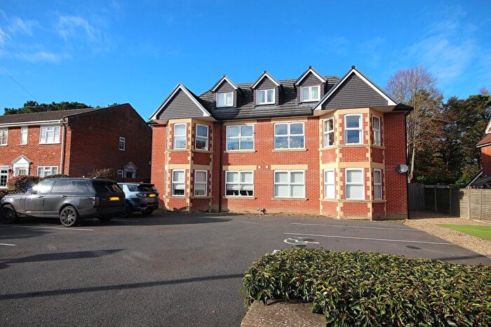 2 Bedroom Apartment For Sale In York Road, Broadstone, Dorset, BH18