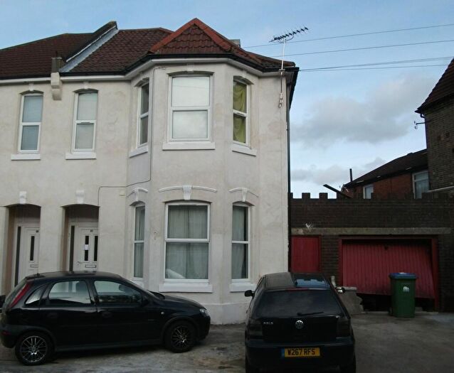3 Bedroom Flat To Rent In The Polygon, Polygon, Southampton, SO15
