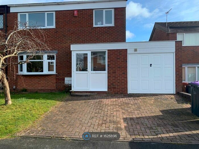3 Bedroom Semi-Detached House To Rent In Clanbrook, Stirchley, Telford, TF3