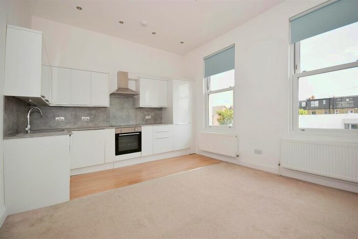 2 Bedroom Flat To Rent In Kingston Road, London, SW19
