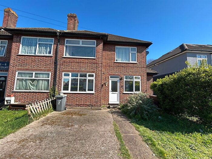 2 Bedroom Maisonette To Rent In Great Cambridge Road, Enfield, EN1
