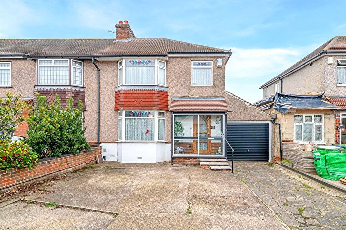 3 Bedroom Semi Detached House For Sale In Rydal Drive, Bexleyheath, Kent, DA7