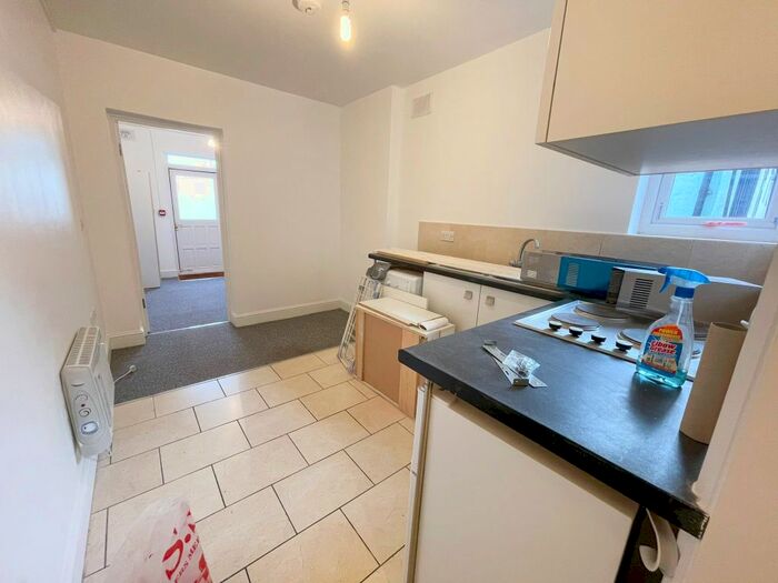 Studio To Rent In Chatsworth Road, Hackney E5