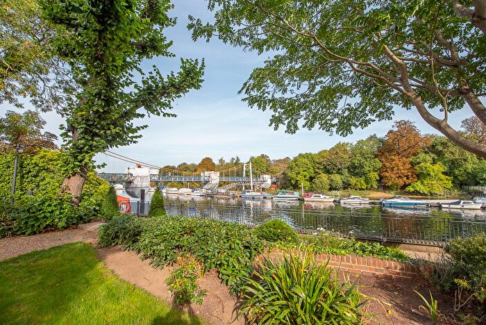 1 Bedroom Flat For Sale In Broom Road, Teddington, TW11