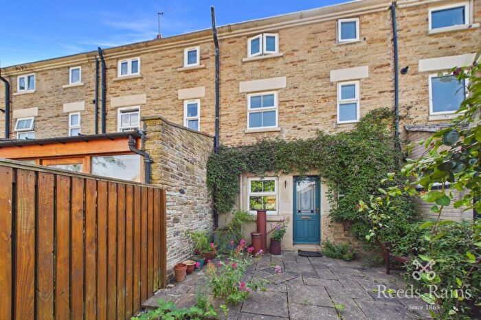 3 Bedroom Terraced House For Sale In Almond Place, Chesterfield Road, Brimington, Chesterfield, S43