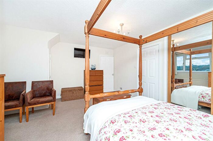 2 Bedroom Semi-Detached House For Sale In Thimblehall Drive, Dunfermline, KY12