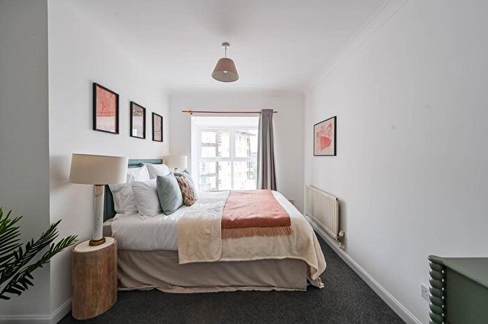 2 Bedroom Flat For Sale In Munnings House, , Docklands, London, E16