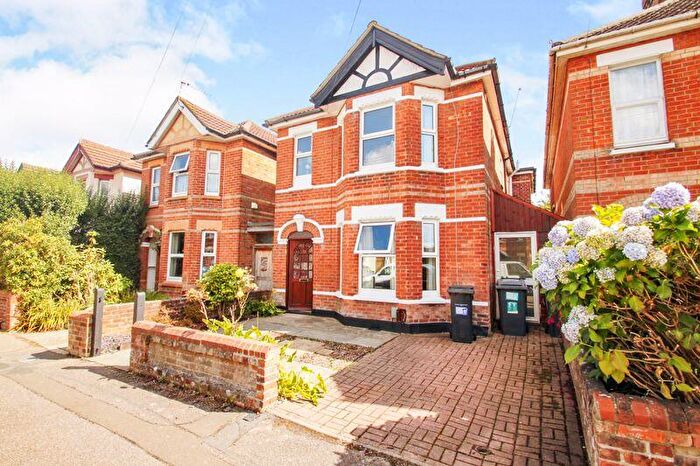 6 Bedroom Detached House To Rent In Winton, Bournemouth, BH9