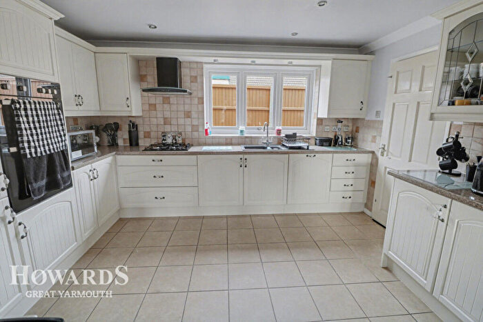 5 Bedroom Detached House For Sale In Morse Court, Caister-on-Sea, NR30