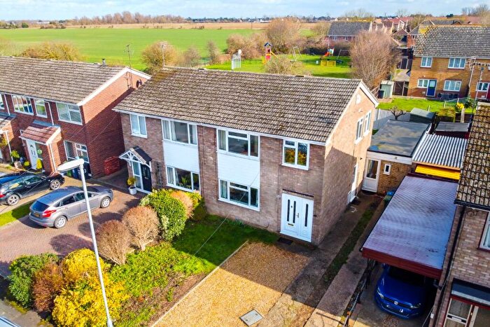 3 Bedroom Semi-Detached House For Sale In Simmer Piece, Fenstanton, Huntingdon, Cambridgeshire, PE28