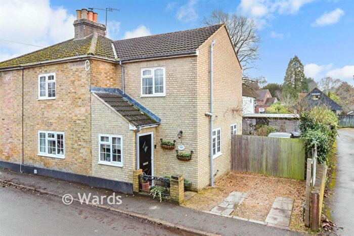 3 Bedroom Semi-Detached House For Sale In Vicarage Road, Yalding, Maidstone, Kent, ME18
