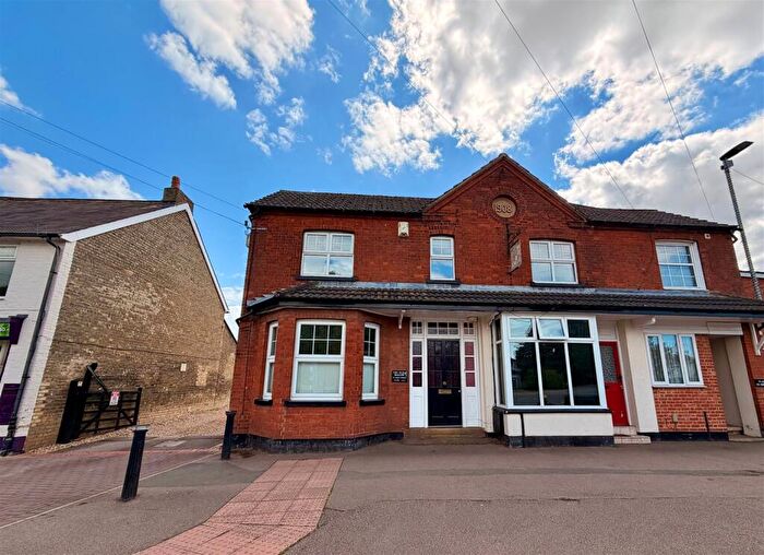 1 Bedroom Flat To Rent In High Street, Stotfold, SG5