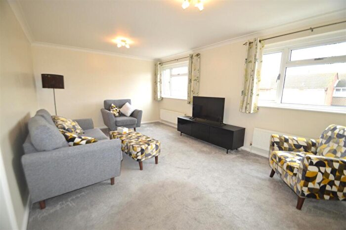 3 Bedroom Apartment For Sale In Great Cullings, Romford, RM7