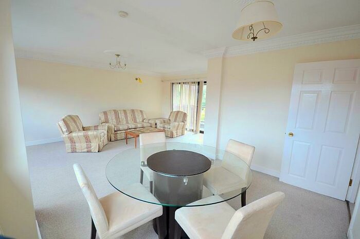 2 Bedroom Flat To Rent In Spencer Close, Regents Park Road, London, N3