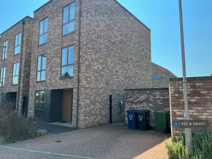 4 Bedroom Detached House To Rent In Knightly Avenue, Cambridge, CB2