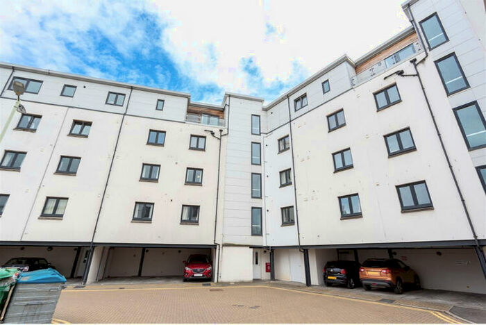 2 Bedroom Flat To Rent In Vasart Court, Perth, Perthshire, PH1