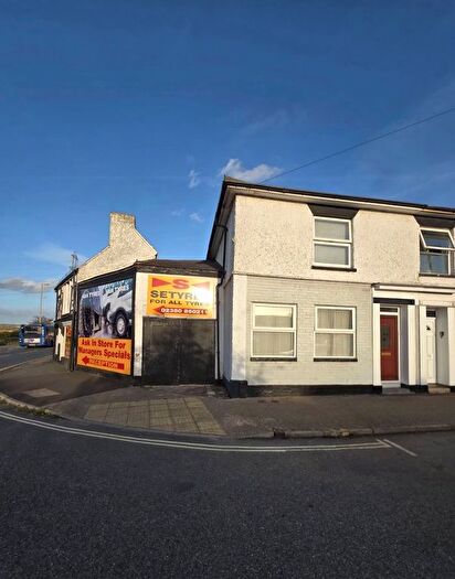 Studio For Sale In Station Road North, Totton, Southampton, Hampshire, SO40