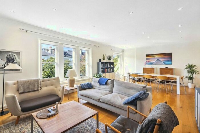 3 Bedroom Flat To Rent In The Little Boltons, London, SW10