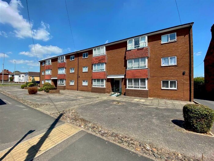 2 Bedroom Flat To Rent In Kingston Road, Willerby, HU10
