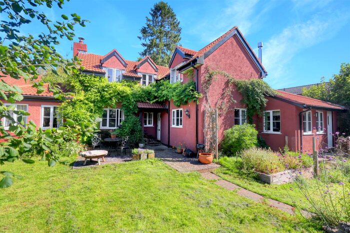 4 Bedroom Detached House For Sale In Jubilee Gardens, Milverton, Taunton, Somerset, TA4