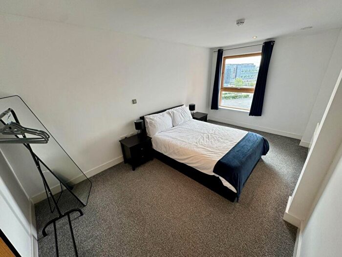 1 Bedroom Apartment To Rent In Mackenzie House Leeds, LS10