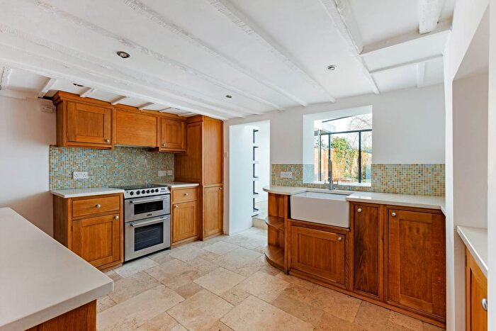 3 Bedroom Terraced House For Sale In Church Street, Henley On Thames, RG9