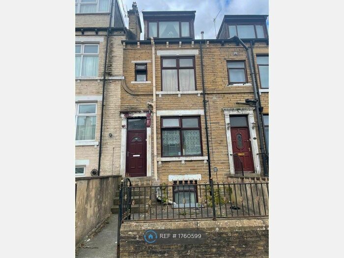 4 Bedroom Terraced House To Rent In Waverley Road, Bradford, BD7