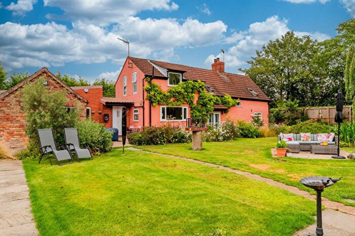 3 Bedroom Detached House For Sale In Main Road, Newsholme, Goole, DN14