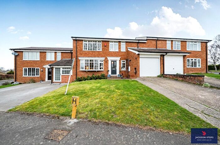 4 Bedroom Terraced House For Sale In Kilpin Green, North Crawley, Buckinghamshire, MK16