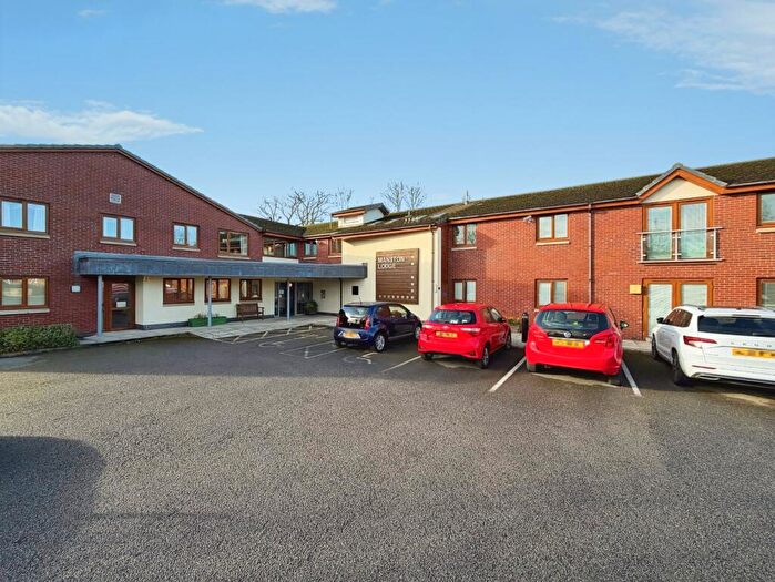 1 Bedroom Apartment For Sale In Hampstead Drive, Stockport, Great Moor, Stockport, SK2