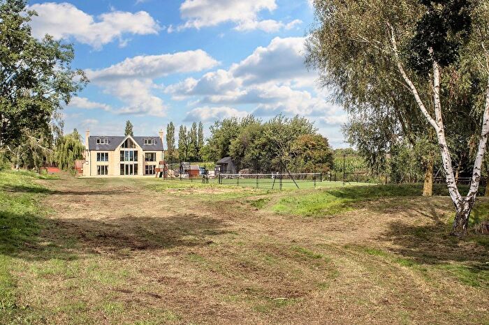 5 Bedroom Detached House For Sale In Holme Road, Yaxley, PE7