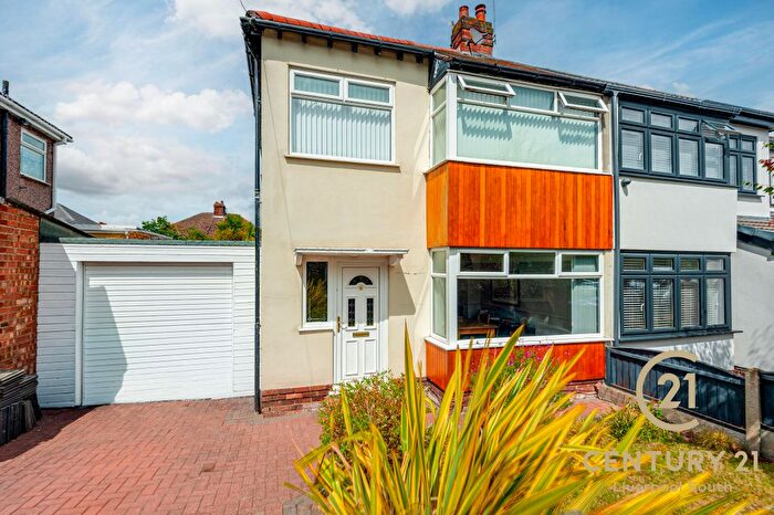 3 Bedroom Semi-Detached House For Sale In North Linkside Road, Woolton, Liverpool, L25