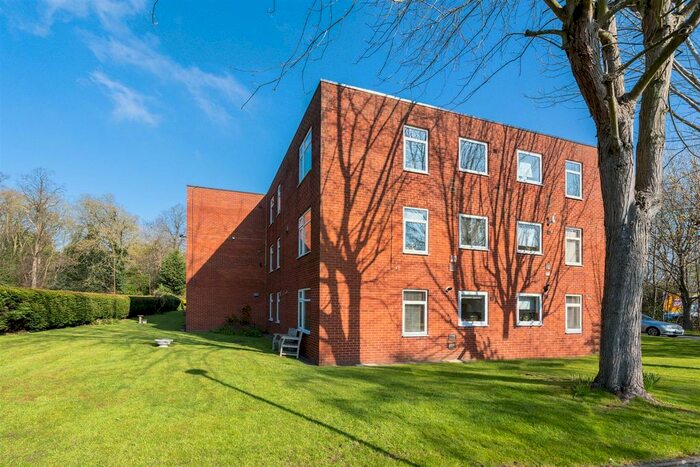 2 Bedroom Flat To Rent In Bromford Mere, Warwick Road, Solihull, B92