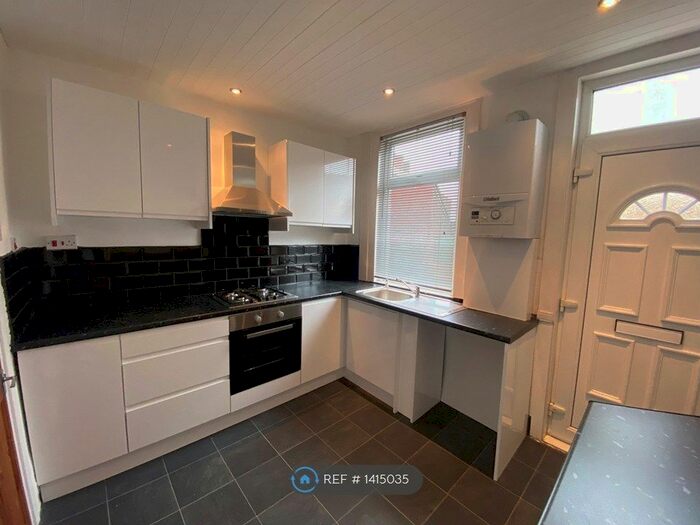 2 Bedroom Terraced House To Rent In Flanshaw Lane, Wakefield, WF2