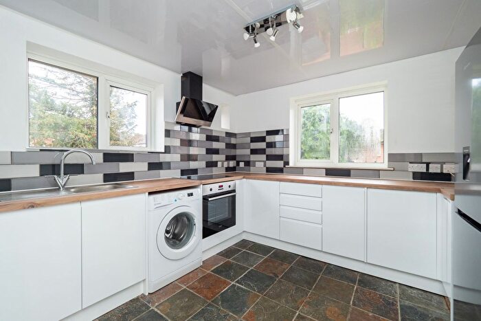 2 Bedroom Maisonette To Rent In Leicester Close, Worcester Park, KT4