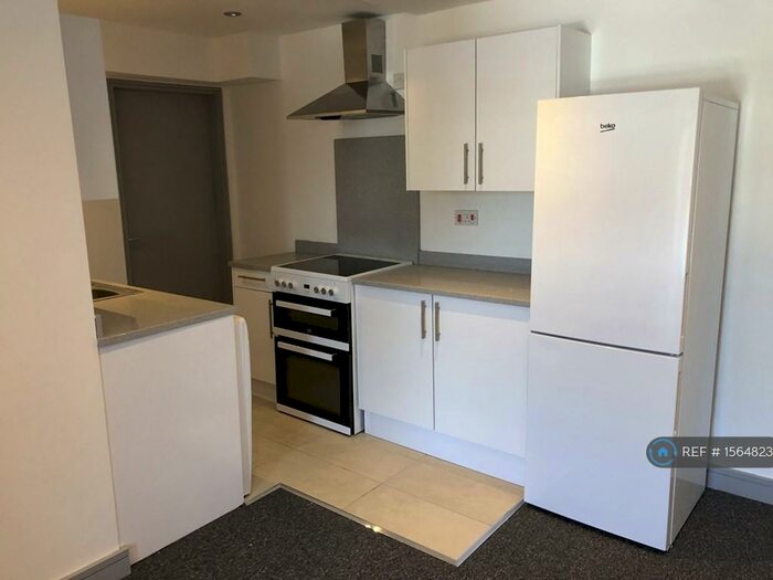 2 Bedroom Flat To Rent In Hobson Road, Selly Park, Birmingham, B29