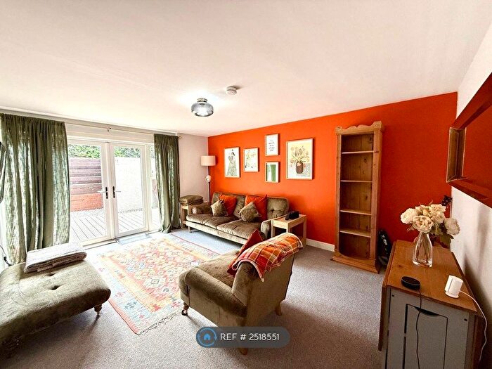 2 Bedroom Flat To Rent In Newhaven Main Street, Edinburgh, EH6