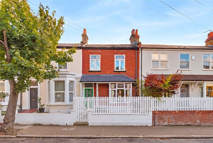 2 Bedroom Detached House For Sale In Temperley Road, SW12