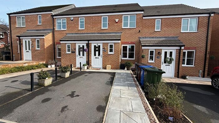 2 Bedroom Property For Sale In Lundhill Drive, Wombwell, Barnsley, S73