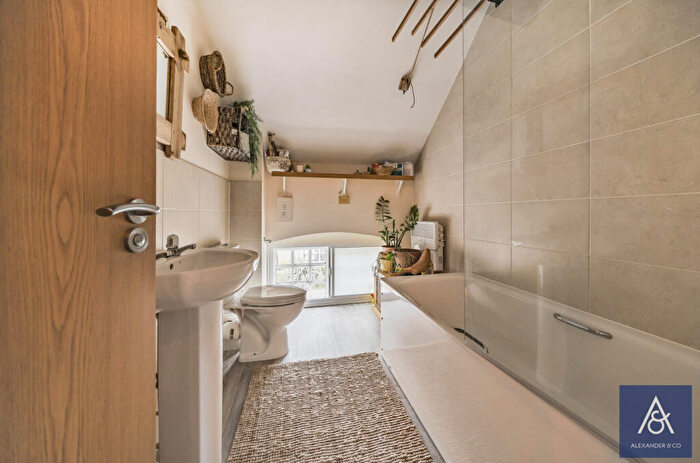 2 Bedroom Apartment To Rent In Hill Street, Brackley, NN13