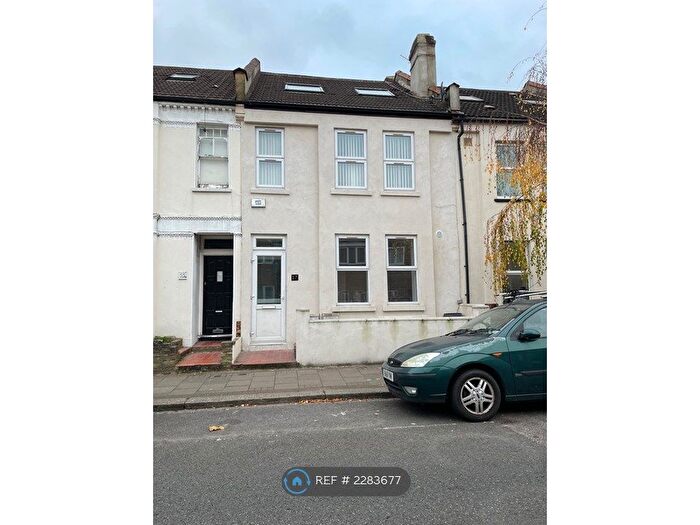 2 Bedroom Flat To Rent In A, London, SW17